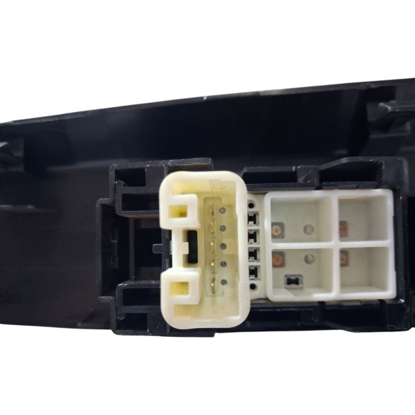 Botão  Vidro Traseiro Direito Rav4 C/ Moldura 2018 Cx643