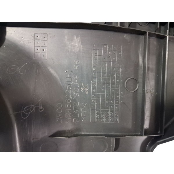 Soleira  Porta Tras.esquerda Mitsubishi Airtrek 04/08 Cx643