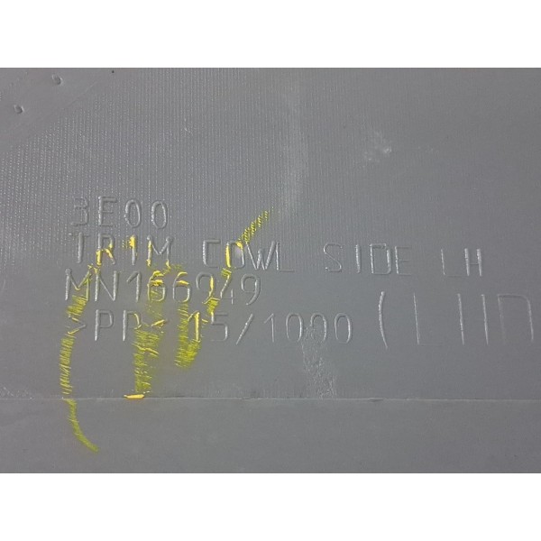 Soleira Diant. Esquerda L200 Triton 08 /14 Mn166949 Cx657 Cinza