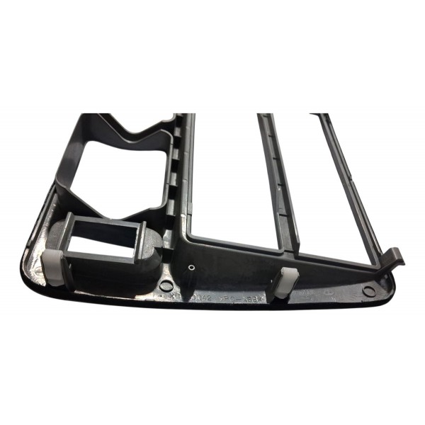 Moldura Central Mitsubishi Pajero Tr4 2.0 2004 Cx699