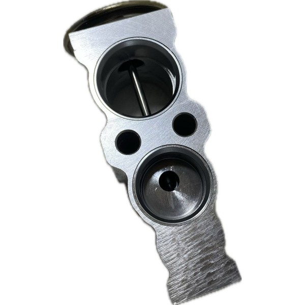 Válvula Expansão Corolla Cross  2021 Cx424