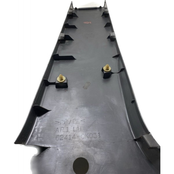 Moldura Interna Coluna B Esquerda Toyota Hilux 05/15