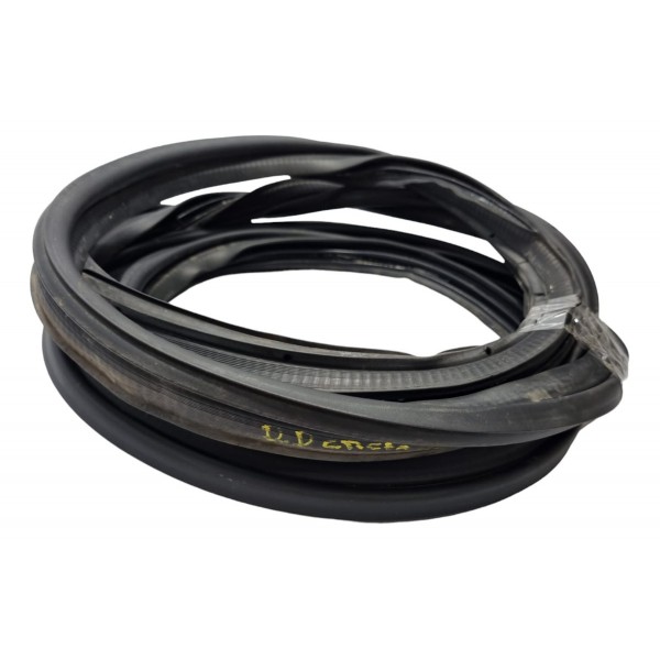 Borracha Vedação Porta Dianteira Direita Hyundai Creta Cx448 Preto