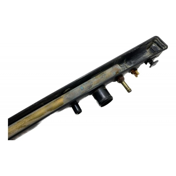 Caixa Inf Radiador Toyota Hilux Sw4 3.0 Automatica 05/15