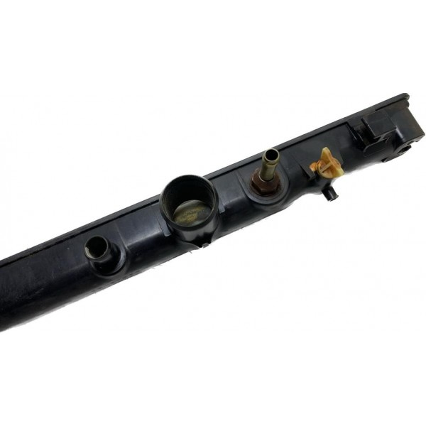 Caixa Inf Radiador Toyota Hilux Sw4 3.0 Automatica 05/15