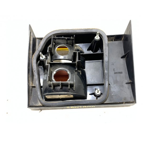 Lanterna Esquerda Capo Volkswagen Santana 91/97 Esquerdo Vermelho