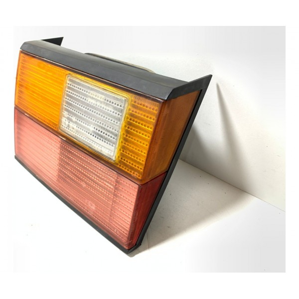 Lanterna Esquerda Capo Volkswagen Santana 91/97 Esquerdo Vermelho