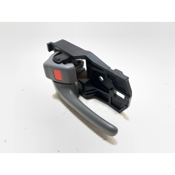 Maçaneta Interna Esquerda Toyota Carmy 03/06 Cx339 Dianteira/traseira