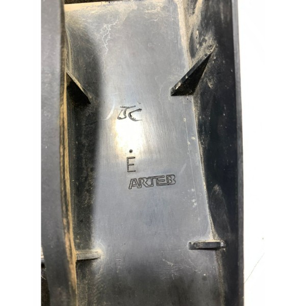 Lanterna Esquerda Capô Volkswagen Santana 91/97 Cx340 Esquerdo