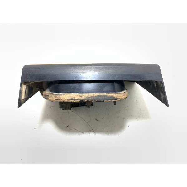 Lanterna Esquerda Capô Volkswagen Santana 91/97 Cx340 Esquerdo