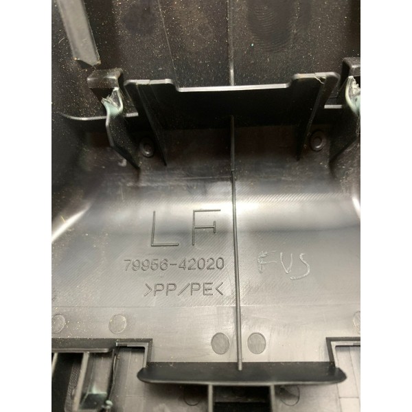 Moldura Suporte Banco Esquerdo Toyota  Rav4 17/18 Cx331