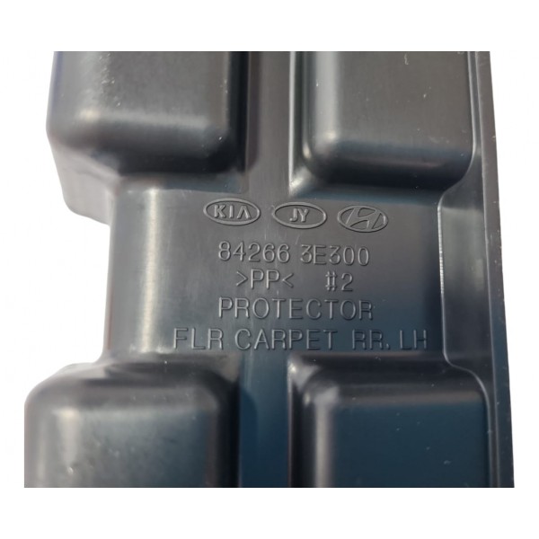 Protetor Tapete  Tras L/e Kia Sorento 2008 84266-3e000 Cx480