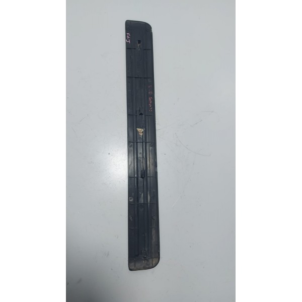Soleira Interna Porta Dianteira Direita Kia Sorento 09 Cx479 Pre