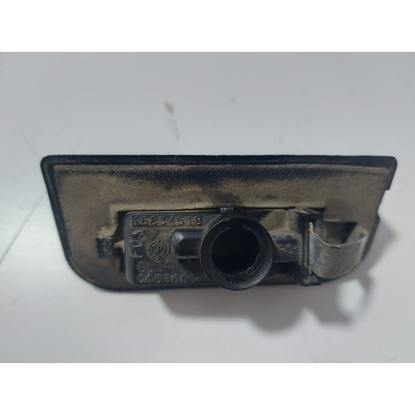 Luz De Placa L.e Original Fiat Fiorino 2015 Cx477