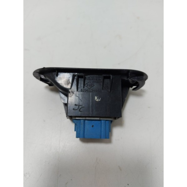 Botão Vidro Elétr Tras. Renault/ Duster (829613495r) Cx102