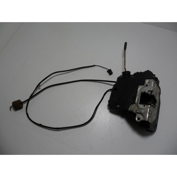Fechadura De Porta Dianteira Direita Mecedes C320 2001 Cx137