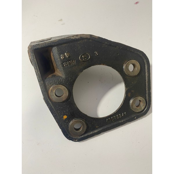 Suporte Esquerdo Diferencial Eixo Diant S10 2013 Cx470