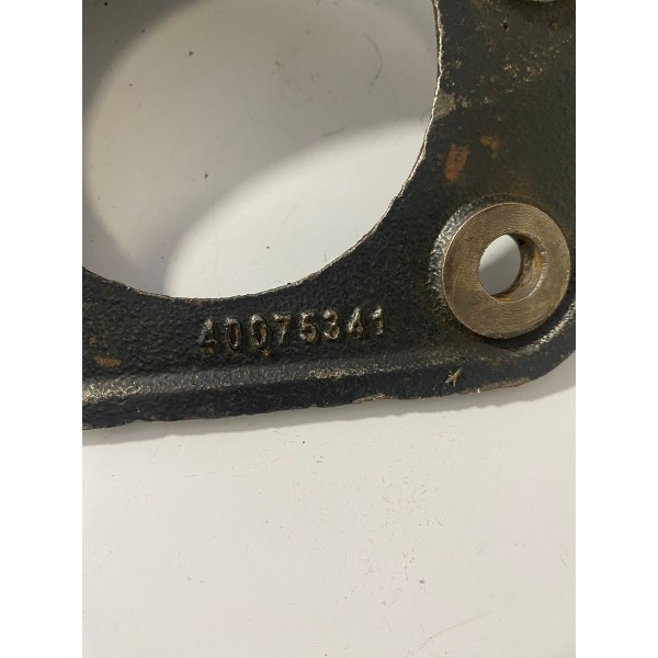 Suporte Esquerdo Diferencial Eixo Diant S10 2013 Cx470