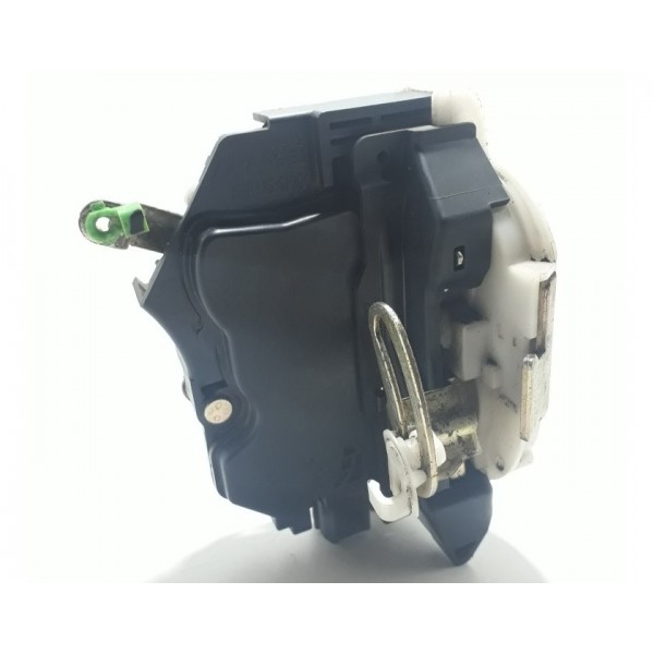 Fechadura De Porta Traseira Esquerda Airtrek 2006 Cx142