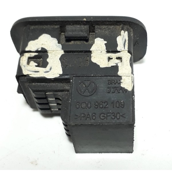 Botão Do Alarme 6q0 962 109 Polo 2004 Cx154